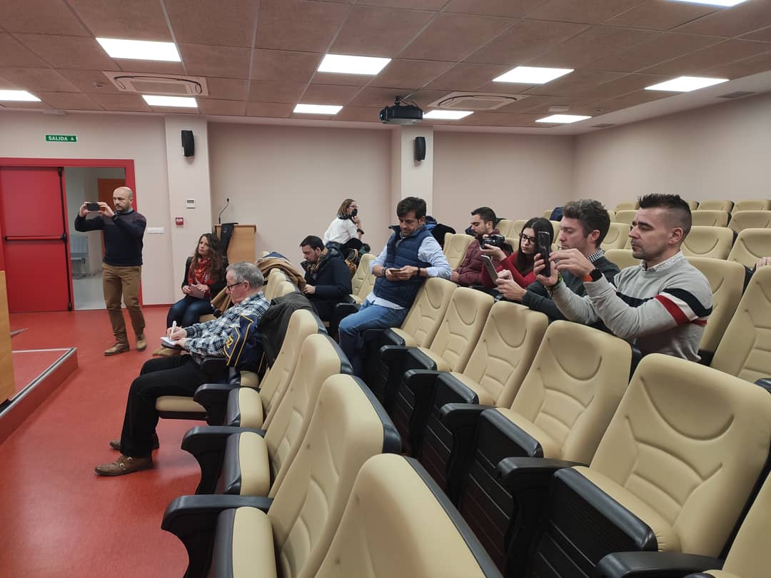 dijitalytal's tweet photo. 💥¡Ya tenemos aquí otra edición más del #CMDAYJAÉN Fundación Caja Rural!💥
Hoy se ha presentado en rueda de prensa.
🕓Os esperamos el 23 de enero a las 16 horas en el Aula Magna de la Universidad de Jaén.

#ChrisAparicioAgencia #Jaén #CommunityManager #MarketingDigital https://t.co/vdUbS5USU0