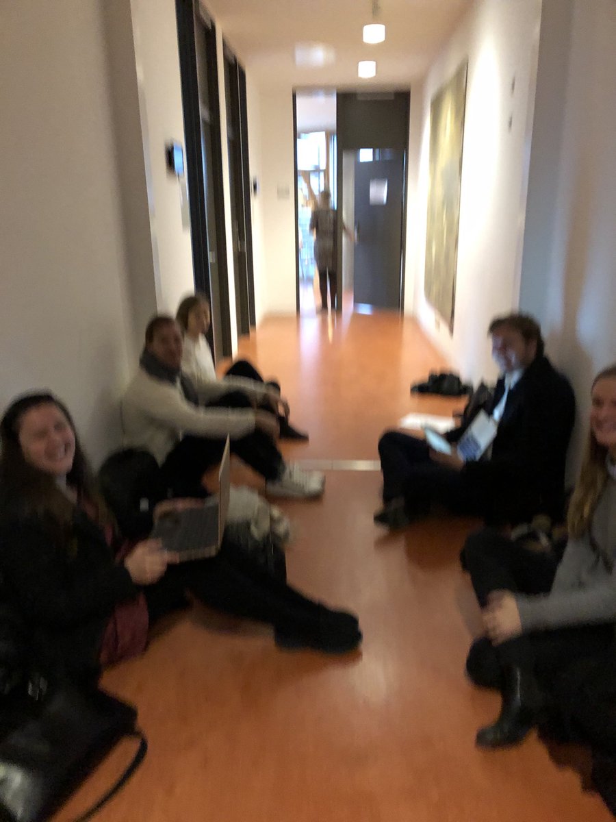 CharlotteAutzen's tweet photo. Så er det eksamenstid 📚på @CBScph og forventningsfulde ‘forhindringer’ 😊 på gangen ind til mit kontor minder mig lige om, hvorfor det er så fantastisk at arbejde på et universitet. #uddpol https://t.co/GV3MHs3dJA