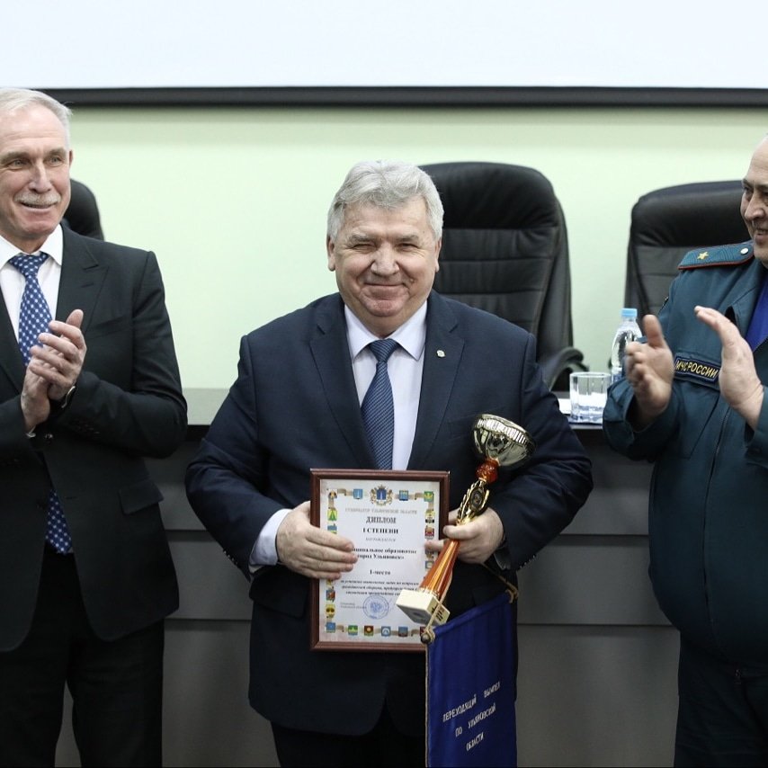 Сегодня день рождения у Сергея Панчина! Уважаемый Сергей Сергеевич, примите мои искренние поздравления! Желаю крепкого здоровья!