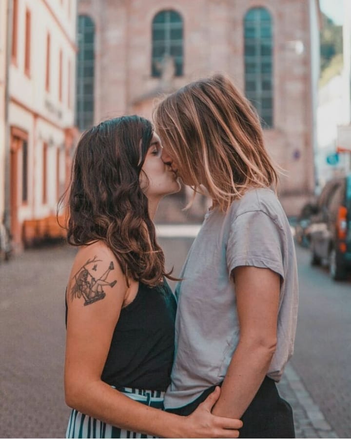 bidating1's tweet image. Every day should have a romantic kiss like this, join for free for dating.😘😘😘coupleseekingwomen.org

#bisexual #bicurious #bisexuality #bisexualgirls #datingbisexual