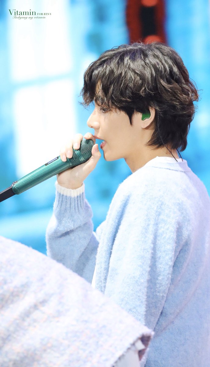 Vitami1230's tweet photo. 200105 GDA ［HQ］
#방탄소년단 #뷔 #태형 #TAEHYUNG #V #BTS
@BTS_twt https://t.co/oyiREse9s0