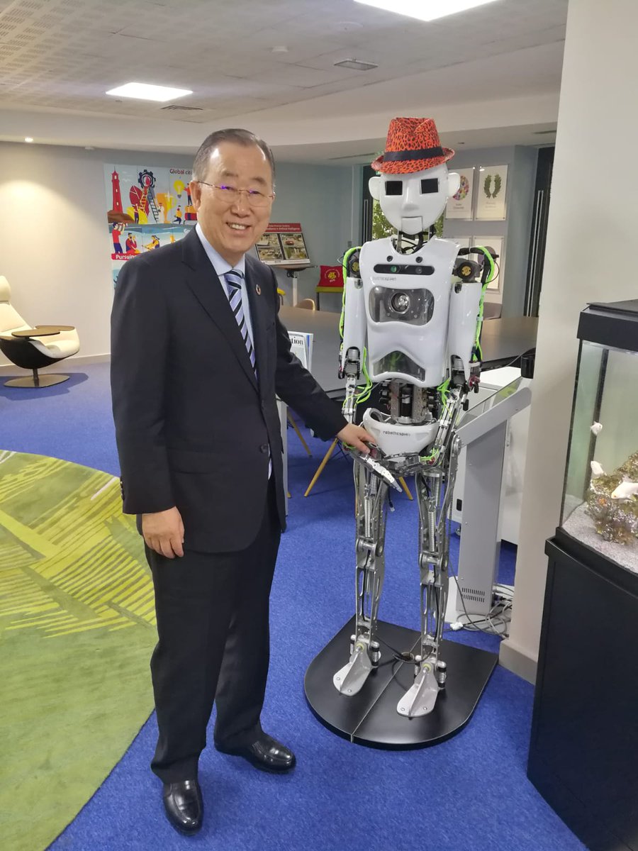 It was our great pleasure meeting with the #GEMS students and visiting the #GEMS schools in Dubai today!
💡 Lots of innovative and creative ideas are shared here, and the students learn how to be a #leader. 👩‍🎓👨‍🎓

#GEMSGenius #GEMSEducation #GWAMUN #GlobalCitizens