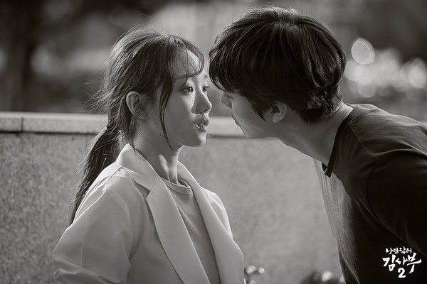 [2020.01.09]@sbsnow_insta update:그래서 은우 커플 뽀뽀 했냐~ 안했냐이름만 들어도 얼굴 천재일 것 같은  #은우커플 썸질(?)(feat. 상상 폭주하게 만드는 카페베네급 마무리 컷)SBS 새 월화드라마 <낭만닥터 김사부2>☞ 매주 월, 화 밤 9시 40분 본 방송! #낭만닥터김사부2  #이성경  #안효섭