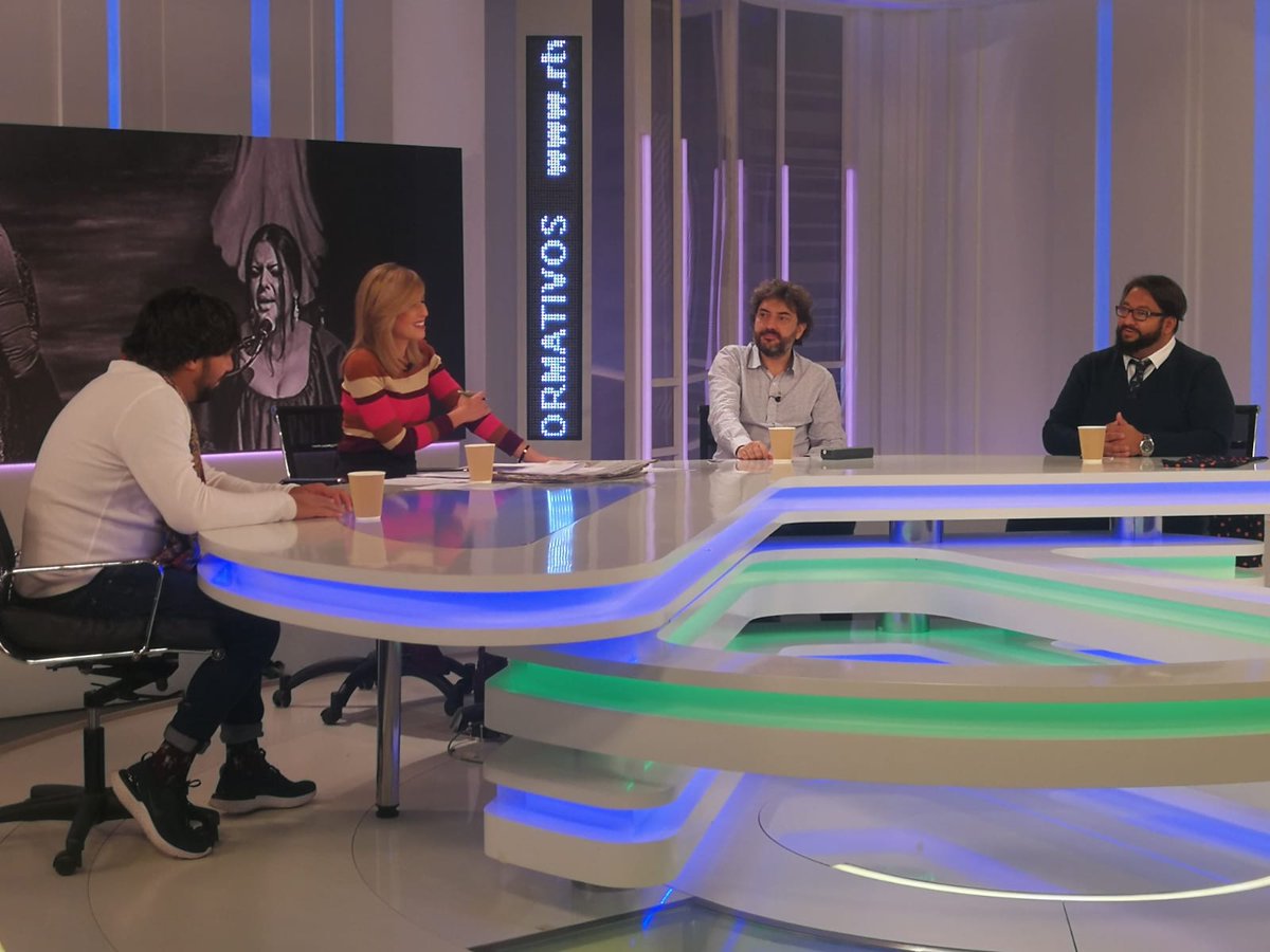 ➡️#FESTIVAL Ocho artistas rendirán homenaje esta noche a Paco de Lucía. Será en una nueva edición del 'Festival Flamenco Romí' que se desarrollará a partir de las ocho y media en el Teatro Guimerá de Santa Cruz de Tenerife.