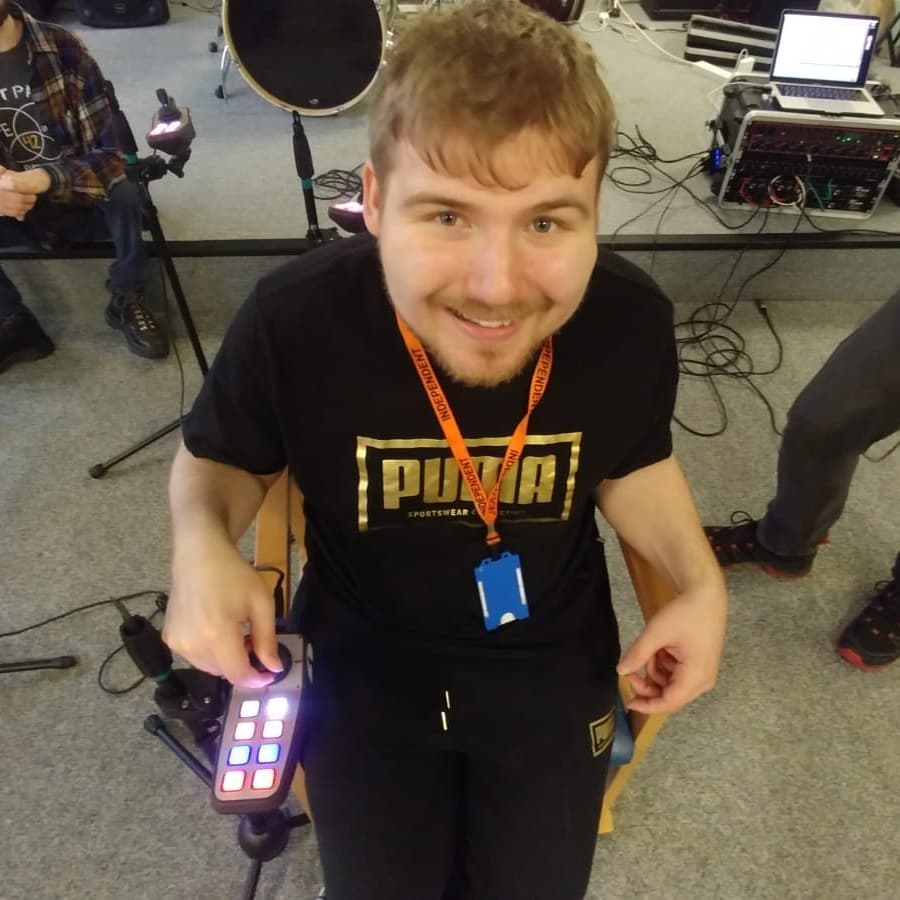 Digit_Learning_'s tweet photo. Meet Jamie, one of 10 talented musicians using @MusicDigit's #ControlOne devices as part of a performance at the ABO Conference.
Rehearsals for the piece composed by Oliver Vibrans started this week at the @BBCPhilharmonic studio alongside the @the_halle. https://t.co/wJqmextYmq