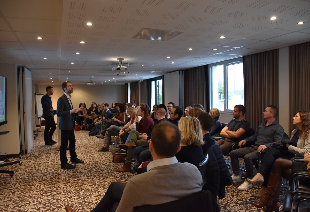 BLAINCONSTRUCTI's tweet photo. Hier se tenait la réunion annuelle du Groupe BLAIN pour faire le bilan de 2019. 
Nous tenions à remercier l'intervention du @G_Careformance et de @tresormakunda, athlète handisport international, sur la #confiance. 👫 https://t.co/8bfsSAq55A