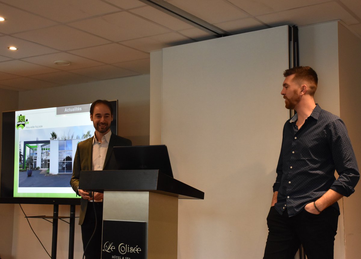 BLAINCONSTRUCTI's tweet photo. Hier se tenait la réunion annuelle du Groupe BLAIN pour faire le bilan de 2019. 
Nous tenions à remercier l'intervention du @G_Careformance et de @tresormakunda, athlète handisport international, sur la #confiance. 👫 https://t.co/8bfsSAq55A