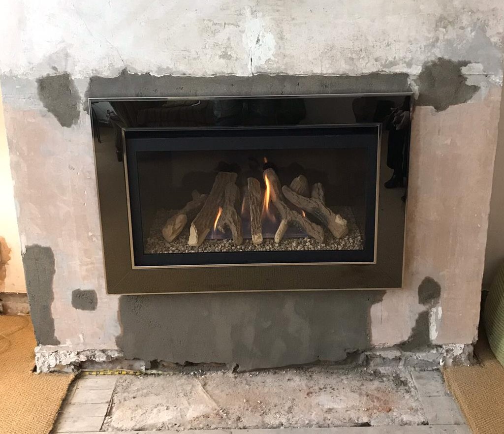 Fireplaces_No1's tweet photo. Two @BFMEurope @GasSafeRegister installations this week so far. @Fireplaces_No1 showroom open now until 5.30pm today, so pay us a visit and see over 200 fires and #fireplaces on live display! #buylocal #merseyside #liverpool #gassafe #livingroom #diy #home https://t.co/U6sMryNMKW