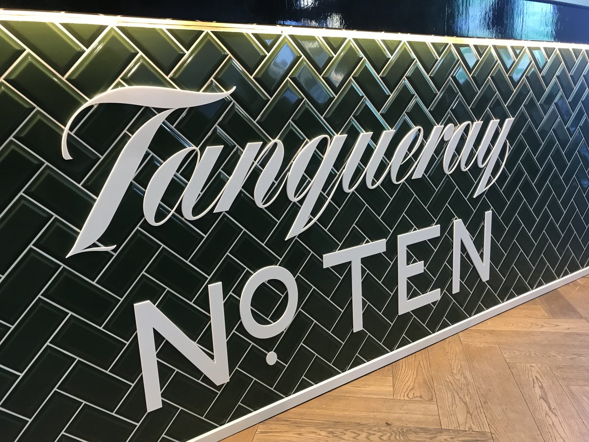 Realiseliveltd's tweet image. Towards the end of last year, we were lucky enough to help create and build the captivating and decadent Tanqueray Townhouse, designed by the clever creative minds at RPM. 
#TanquerayTownhouse #gin #brandexperience #experiential #production