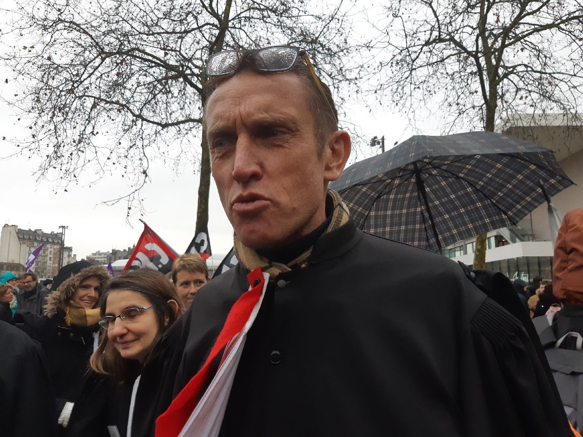 Manifestation nationale des Avocats contre la réforme des retraites. Sauvons notre régime autonome CNBF ! #Rennes 9 janvier 2020. Le Barreau de #SaintNazaire mobilisé.