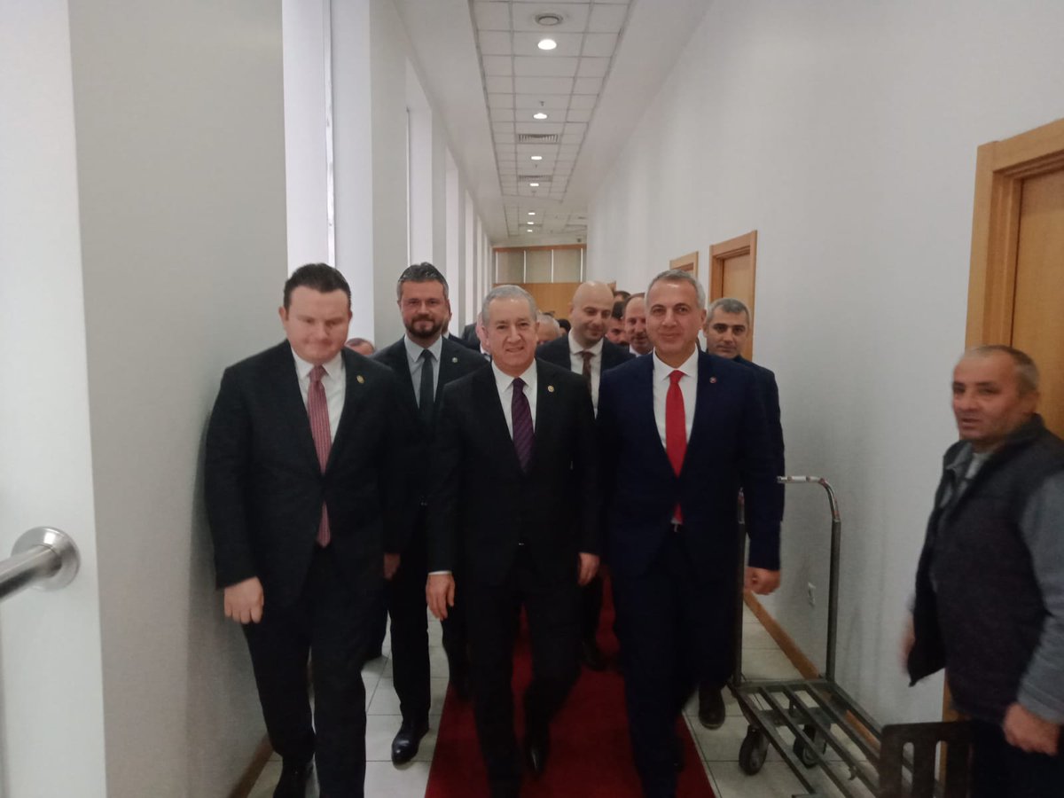 BABAOĞLU YENİDEN MHP’DE
 #BizimTurgut
#TurgutBabaoğlu
#Hendek
hendek.bel.tr/news/1/2292/ba…