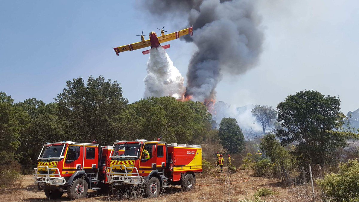 armeedeterre's tweet image. Les sapeurs sauveteurs de l&apos;@armeedeterre des #UIISC, sont toujours prêts à intervenir dans l’urgence face aux risques majeurs de toutes natures, pour protéger les populations et sauvegarder les biens et l’environnement.  #FabriqueDéfense