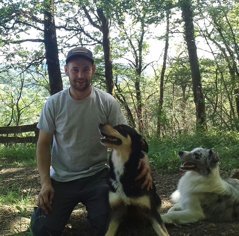 IFSA_Formations's tweet photo. Jérémy suit une formation d'éducateur #canin &amp; comportementaliste. Il souhaite créer un centre canin spécialisé dans la réhabilitation de #chiens ayant développé de fort trouble du comportement ! 💪🥰🐾

Il nous en dit plus sur ses loulous 🥰➡➡ https://t.co/0qAg2hB8I2 https://t.co/BXOJjmyqlU