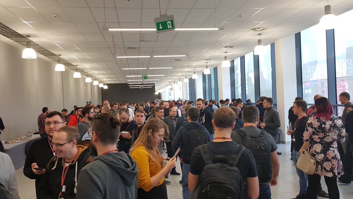 rauluka7's tweet image. There is really a lot of people during #DevDay2020 #Lodz @TomTom 
I hope you enjoy the day!