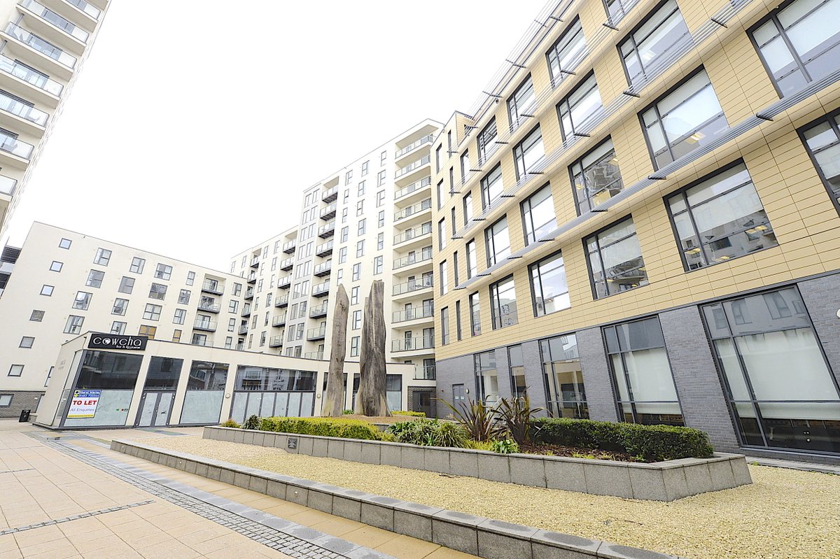 DeilamyH's tweet photo. Are you looking for short term stay or long term stay serviced apartments or accommodation in Woking or Chertsey? Look no further, Deilamy Homes Apartments provides luxury corporate accommodation and serviced apartments in Woking &amp; Chertsey at best price. 
https://t.co/t1Vp44Hfmf https://t.co/CQlknK936t