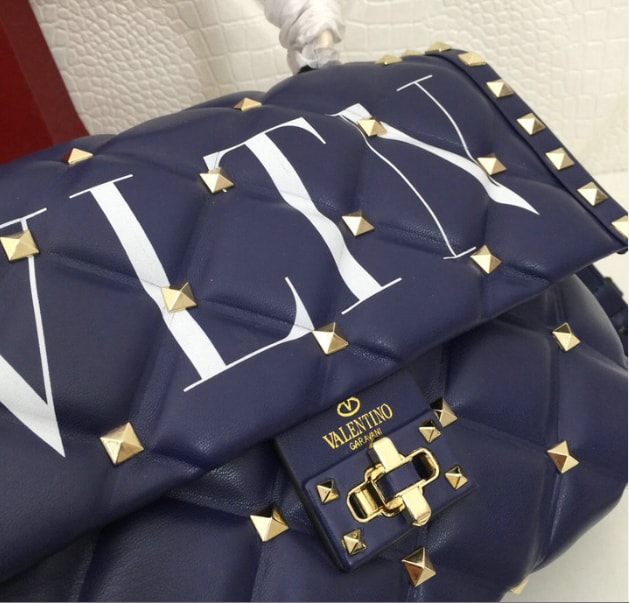 pk_collection's tweet photo. Valentino Bags
Material: Cow's Skin
Size: 17-15-12 cm
#studygram #studytips #studyblogger #studyblr #studyinspiration #opositora #opolife #studentlife #student #library #librarytime #whatsinmybag #schoolbag #bag #handbags #mybag #workbag #instamoment https://t.co/jhDg67qRzv
