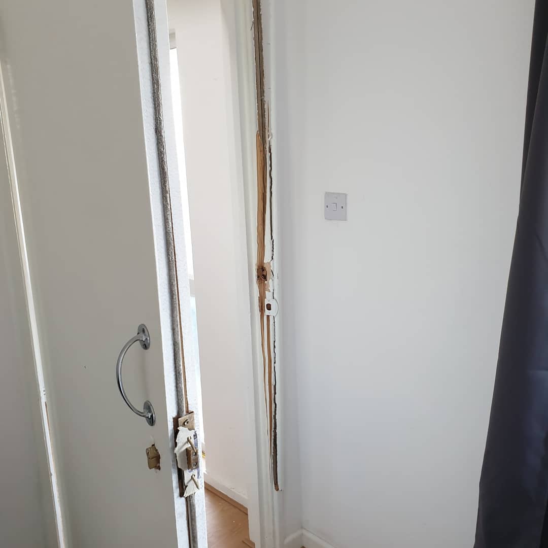 ejb_electrical's tweet photo. Interesting morning spent at an HMO to do some upgrade works, not only was there a fight in the kitchen between two tenants but as none of the keys the agents brought with them fitted a vacant room I was instructed to kick it in......
#thuglife https://t.co/OgqcEX2xpG