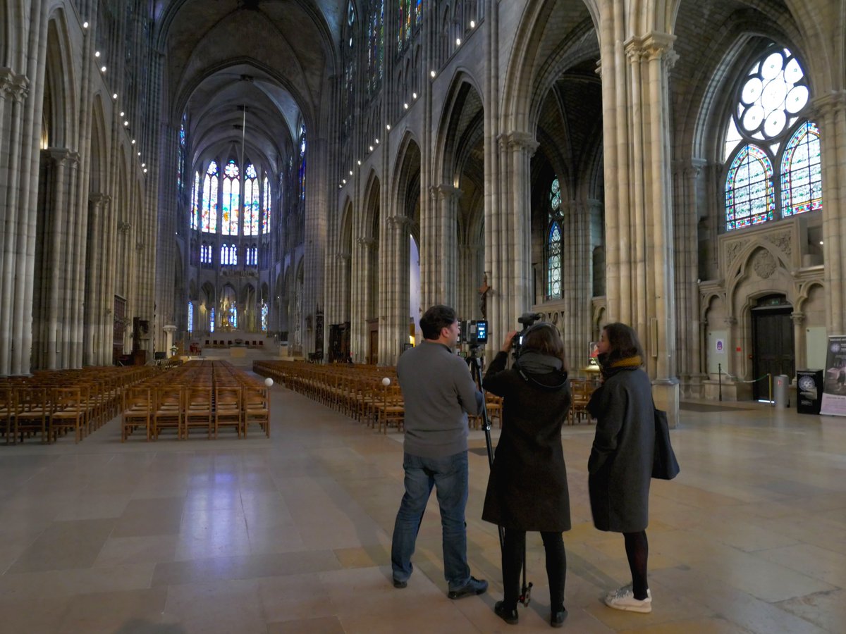 ArtGraphPat's tweet image. 🎥 #Tournage d&apos;un reportage pour l&apos;émission #Tech24 de @FRANCE24   dans la sublime @BasiliqueSDenis ! 🎥

L&apos;équipe d&apos;@ArtGraphPat est fière de pouvoir présenter ses savoir-faire techniques pour la sauvegarde de nos monuments historiques 💒