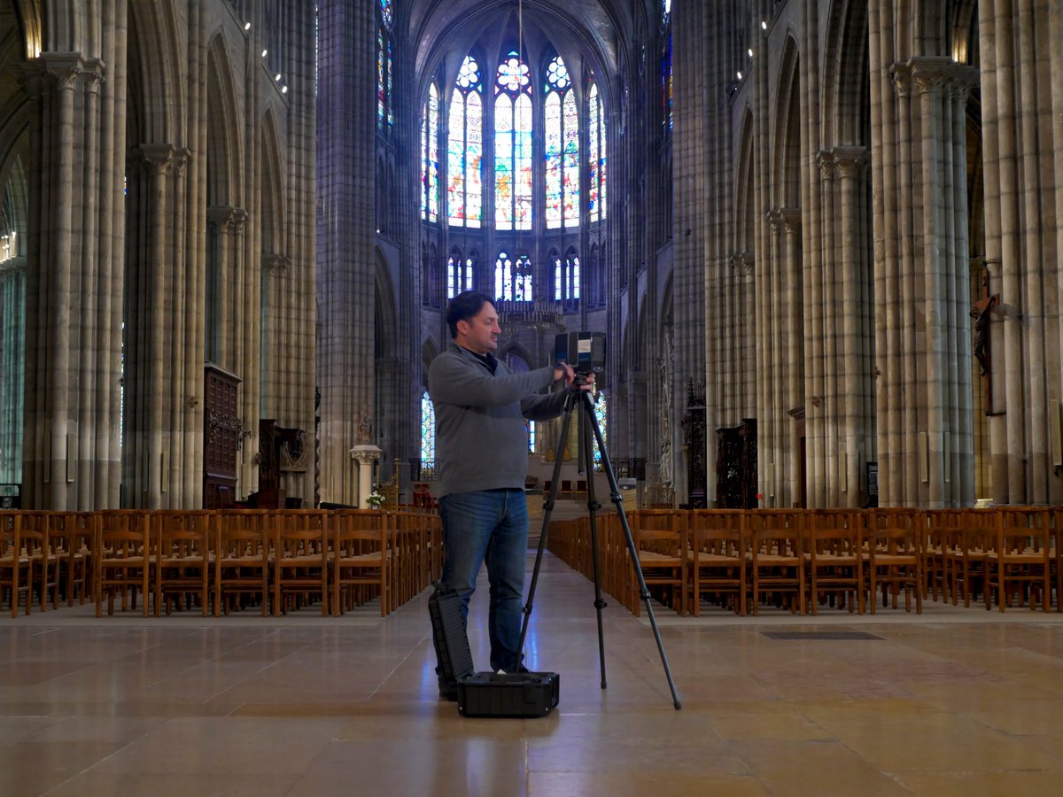 ArtGraphPat's tweet image. 🎥 #Tournage d&apos;un reportage pour l&apos;émission #Tech24 de @FRANCE24   dans la sublime @BasiliqueSDenis ! 🎥

L&apos;équipe d&apos;@ArtGraphPat est fière de pouvoir présenter ses savoir-faire techniques pour la sauvegarde de nos monuments historiques 💒