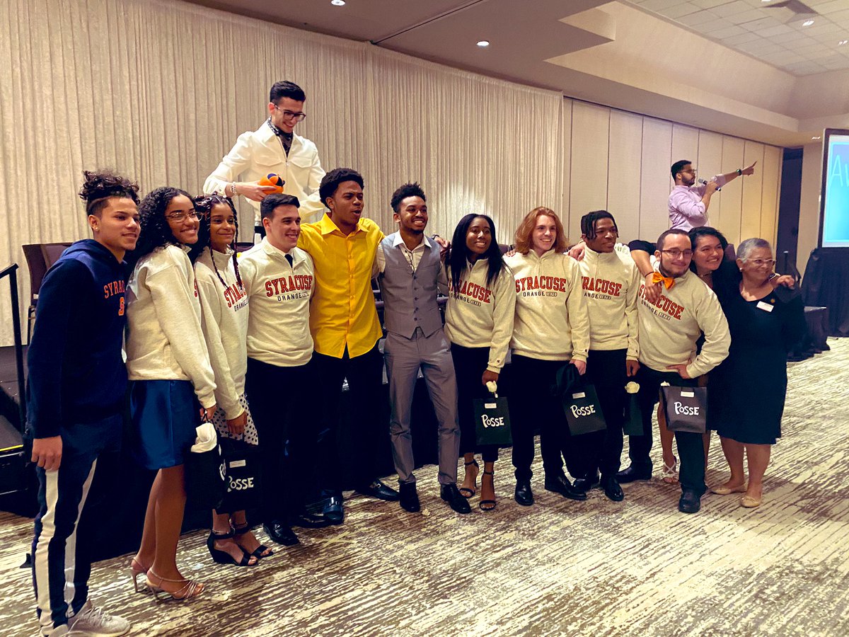 HHS College M.E.T. tweet media