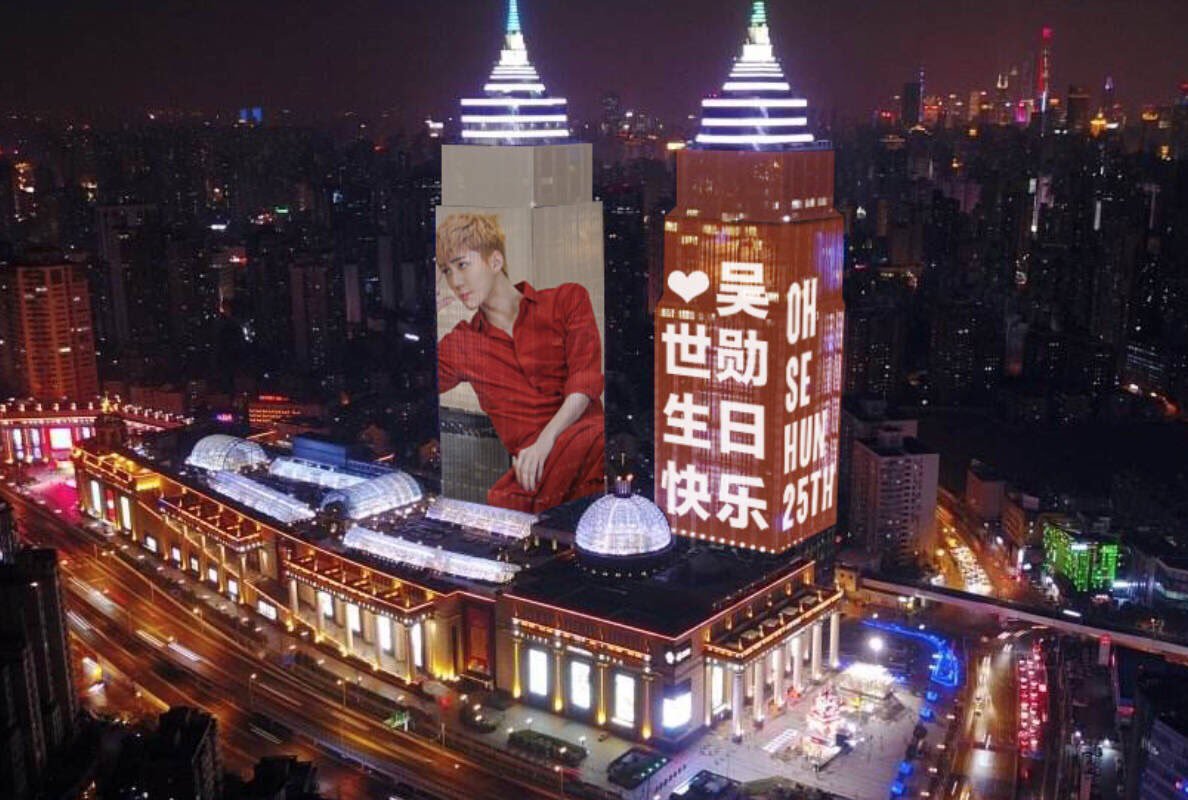 icecandyy88's tweet photo. @Meanyoongi6 @exo_sarang10 How famous is Sehun? #Sehun is the first korean idol to have an exclusive themed airplane made as a birthday project by fans 😮 plus all the fan project around the world. By the he is Lord Oh Sehun ✨

#FlyWithSEHUN
@weareoneEXO https://t.co/lcxRpwmYMk