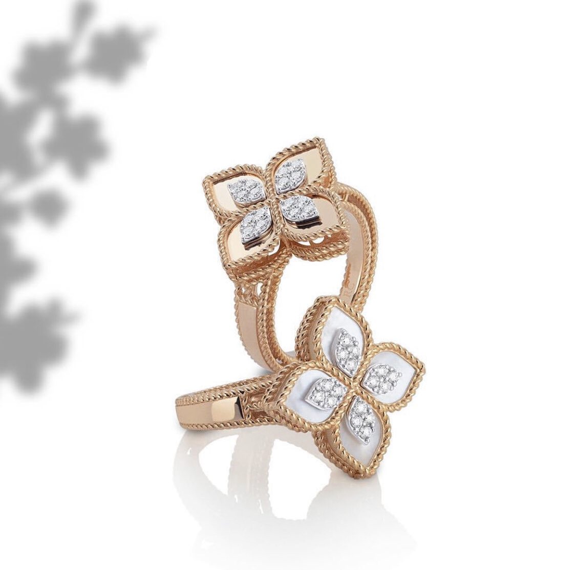 JoyeriaGerais's tweet photo. Siempre bella, elegante y delicada de la mano de @roberto_coin .
.
Piezas que dan para soñar y más .
.
¡Conoce todo lo que tiene para ofrecerte en nuestras #Boutiques! .
. https://t.co/mwrAVl74A2