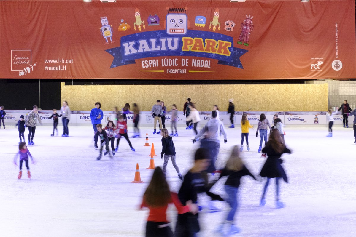 lhdigitalh's tweet photo. #CiutatLH El @KaliuPark  ha rebut més de 125.000 visitants.
L'espai lúdic de Nadal que es celebra a la @fargahospitalet 
ha compensat la petjada d'emissions de CO2 de la pista de gel del @KaliuGEL https://t.co/CMREwtyaBM https://t.co/NrpDyv2sDh