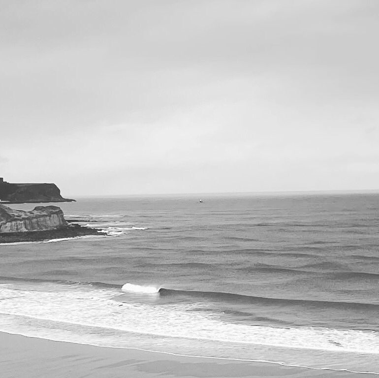 Peaky out there, but fun waves at the bay of dreams #caytonbay <a href="/ScarboroughUK/">Visit Scarborough</a>