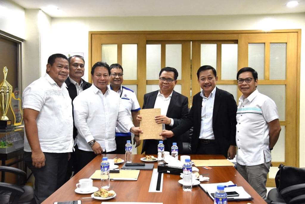 DPWHph's tweet photo. BARMM Takes Management Responsibility of Grand Mosque in Cotabato City | https://t.co/q8WlnoQPgi #DPWH #BuildBuilBuild https://t.co/zx2FyXpbpX