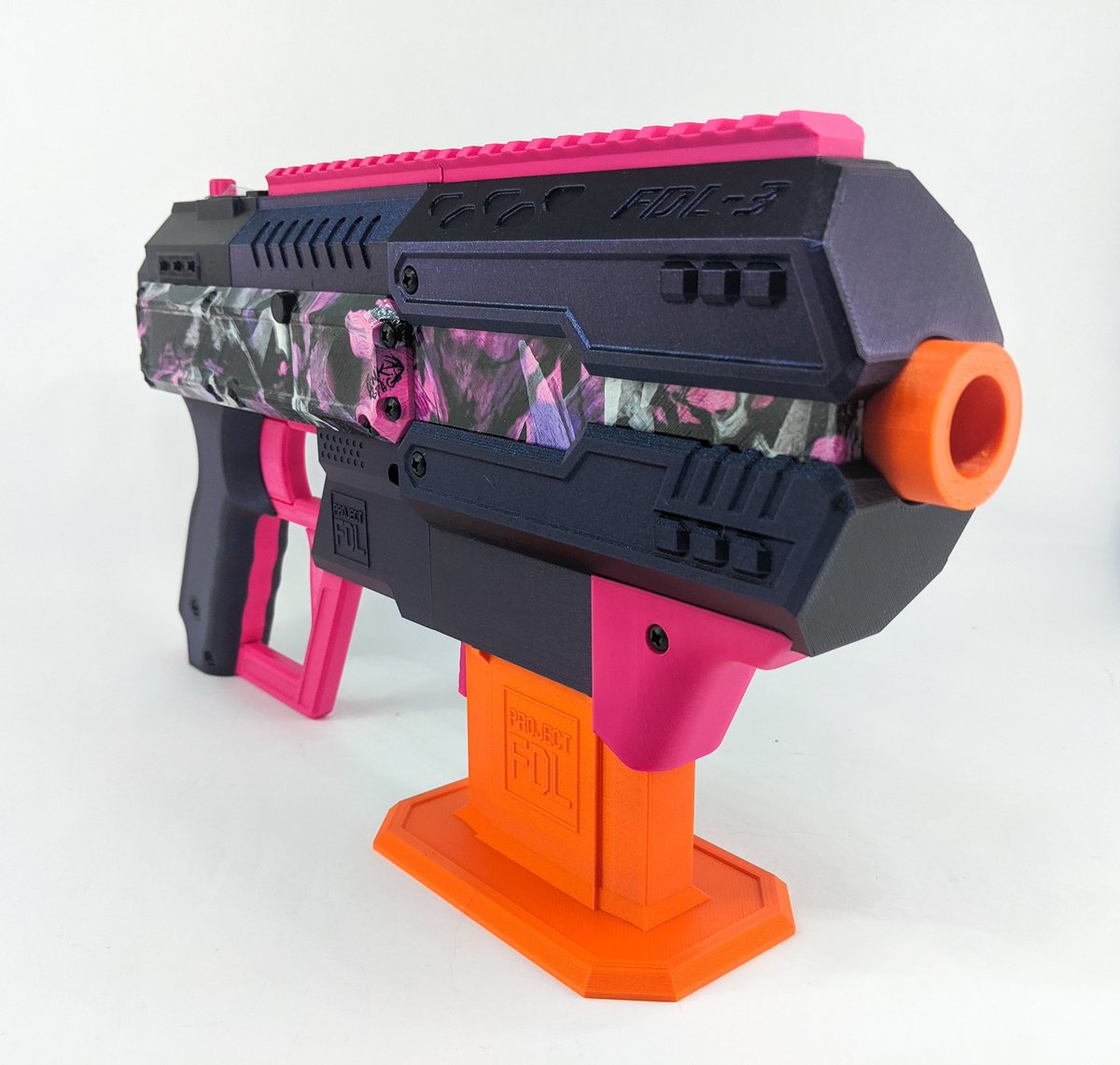 projectfdl's tweet photo. #0266 for Darren printed in @fillamentum wizard’s voodoo and magenta with a cool pink camo hydrodip
#projectfdl #fdl3 #3dprinting #makersgonnamake #womenmakers #hydrodipping https://t.co/W48pbfYJHx