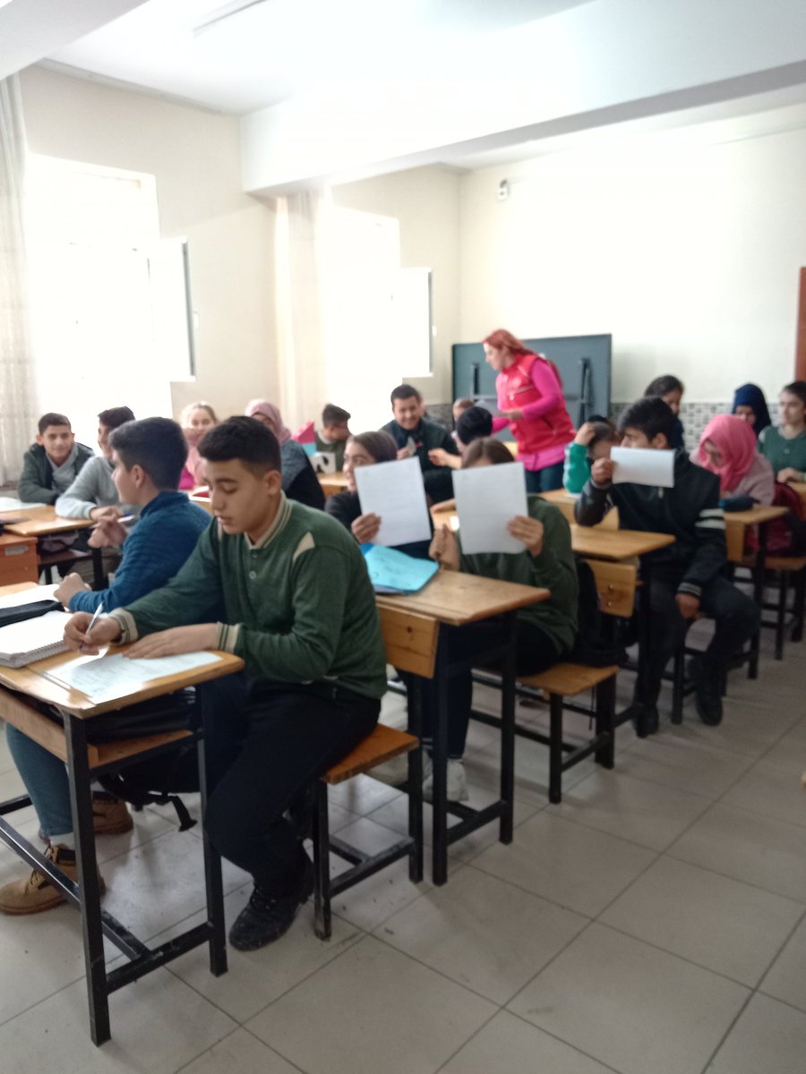 GSB_CihanbyliGM's tweet photo. Cihanbeyli Gençlik Merkezi olarak Seniha Belgin ortaokulumuzu ziyaret ettik Sn Müdürümüz #Niyaziozdemir ve mdr yrdmz Gökhan beye göstermiş olduklari ilgiden dolayı çok teşekkür ederiz 👍🙌🥰🇹🇷 #kasapoglu #GSBGM #emretopoglu #tuncayulusan #mehmetkale #tugva #ilmilliegitim https://t.co/VniaWPJBKh