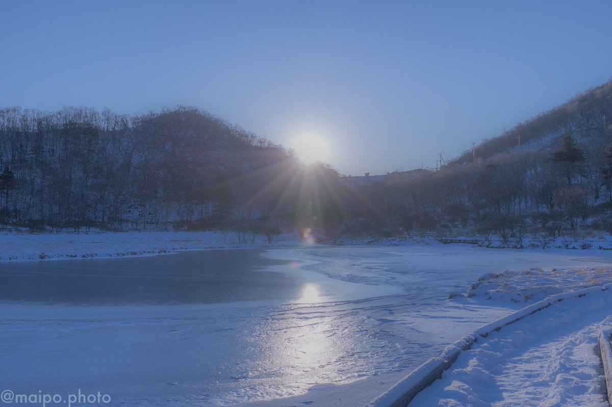 まいぽ Maipo 群馬県 朝日が綺麗なところ 雪景色の中で最高の朝を迎えました 夏よりも冬に山に行くのは動物という恐怖がないからです 笑 群馬県 群馬 朝活 朝空 Morningsky 朝日 Sunrise 朝焼け 朝焼け空 雪景色 冬景色 雪 雲海 日の出