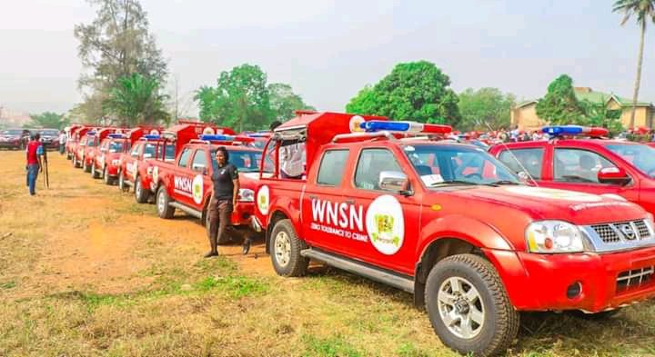 olowerotimi01's tweet photo. The Deputy Governor, State of Osun Mr. Benedict Alabi represented Governor Adegboyega Oyetola at the Official Launching Of Western Nigeria Security Network "AMOTEKUN"  held at Oyo State Governor's Office, Oyo State Secretariat, Agodi, Ibadan, on Thursday 9th January  2020.
@#Corw https://t.co/EaWuJl898c