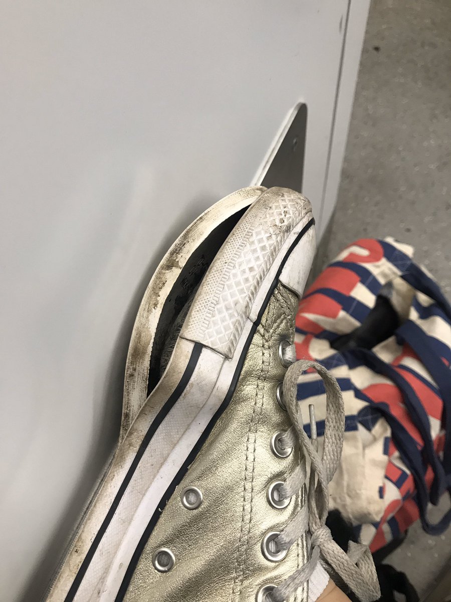 JA on Twitter: "Why does everyone love @converse so much? Literally the worst pair of shoes. Falling apart after only a few months and now this. Only had them for year-ish