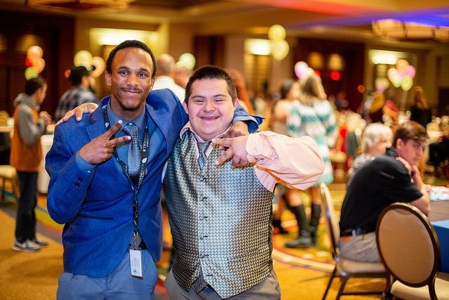 Best Buddies Arizona clubs foster one-to-one friendships between high school students with and without intellectual &amp; developmental disabilities. Best Buddies High School program helps break through social barriers at an important time in a young person’s life.