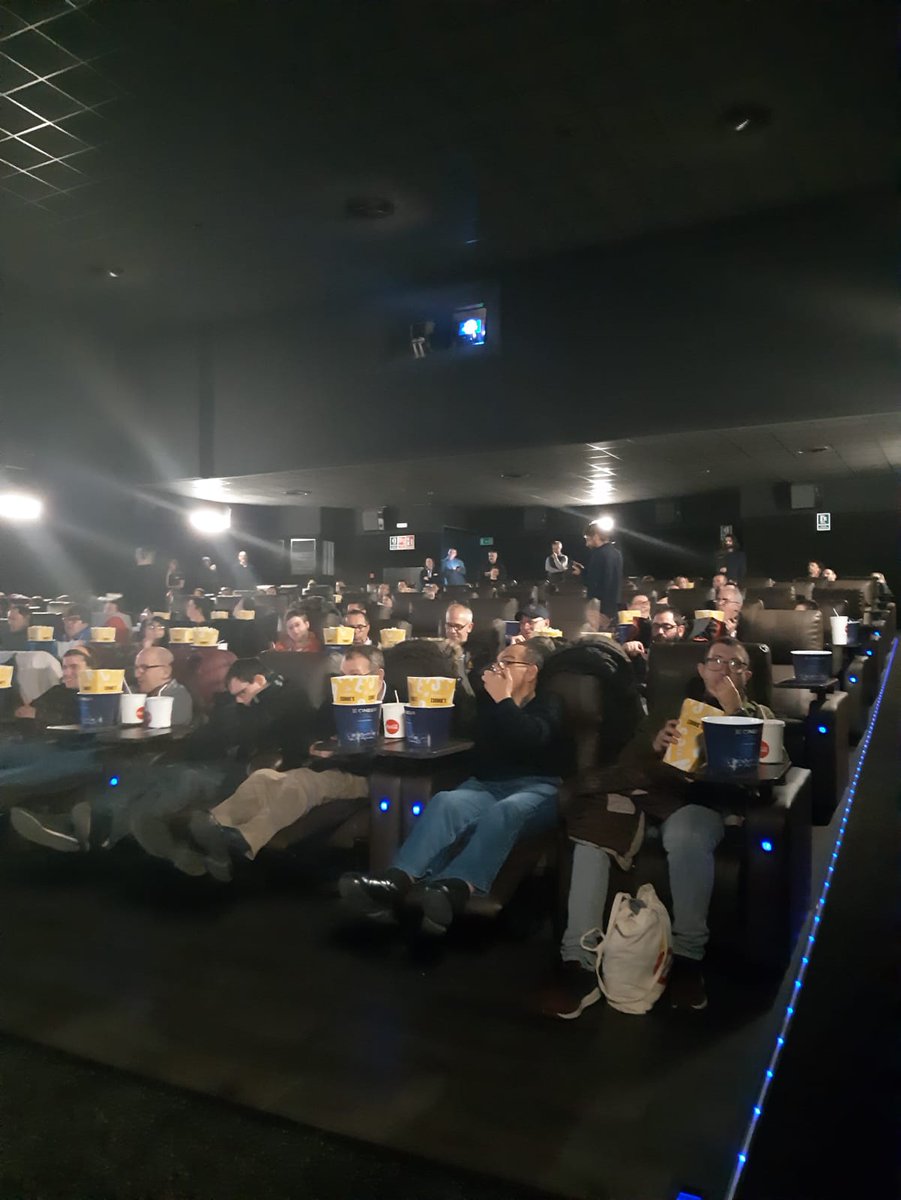 Cinesa's tweet photo. Hoy en #Cinesa hemos tenido el inmenso honor de realizar un pase benéfico para la asociación @asociacionalpi en Cinesa Luxe La Farga, donde hemos podido aportar nuestro granito de arena a este grupo de personas que tanto bien hacen a la sociedad. ¡Muchas gracias! #CinesaSeMueve https://t.co/QeOSw1FJ7c