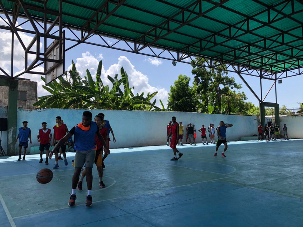 Gobierno municipal de Plaza resalta compromiso adquirido en la rehabilitación de espacios deportivos tales como el Estadio Fabián Monsalve, Estadio Camila Capote, Cancha El Parque y Cancha Los Naranjos. #SomosMiranda #DiplomaciaIntegraciónYPaz #9Ene bit.ly/2FwqPHi