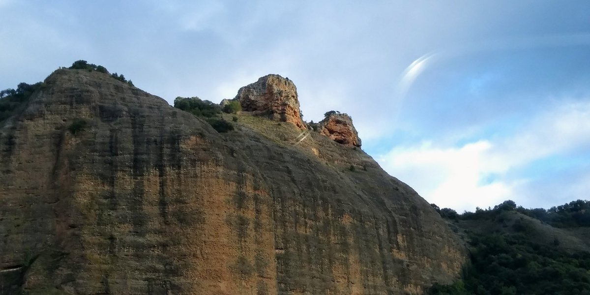 Ruben_ICOG's tweet photo. Maravillas #geologicas de #LaRioja: klippe o ventana tectonica de Panzares. https://t.co/hAKNVFLnP4