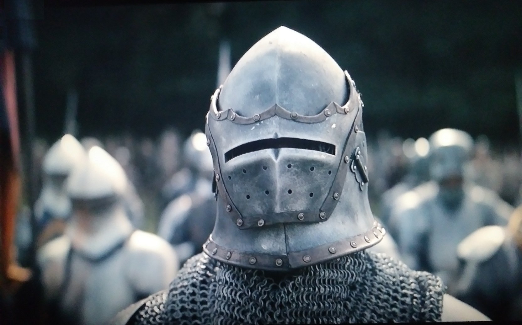 Andrew Spratt Twitterissa Some Helmet Examples From Netflix S The King There Is A Mixed Bag Of Later 1400 S Great Bascinet Sallets And Armets In The Wider Shots Its Good That Some Have - roblox what helmet looks like a sallet