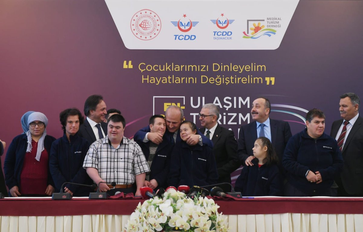 Bakan Turhan, “Görevde olduğumuz 17 yıl boyunca ulaşım ve erişim altyapısına 767,5 milyar liranın üzerinde yatırım yaptık."
HABER: uab.gov.tr/haberler/demir…