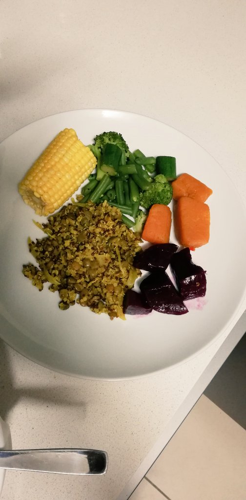 Kopano_B's tweet image. Curried lentils&amp;amp;quinoa w/ veggies😋I wasn't kidding hey... I am within! #SeveralColours😅