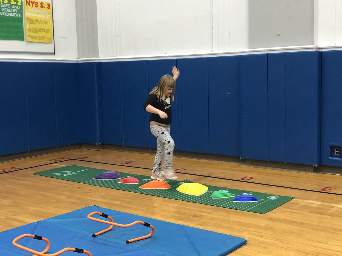 MeghanGoodness's tweet photo. American Ninja Warrior in PE today!!! Building our minds and bodies!!! @syracuselatin @SyracuseSchools https://t.co/HSMgxomMUs