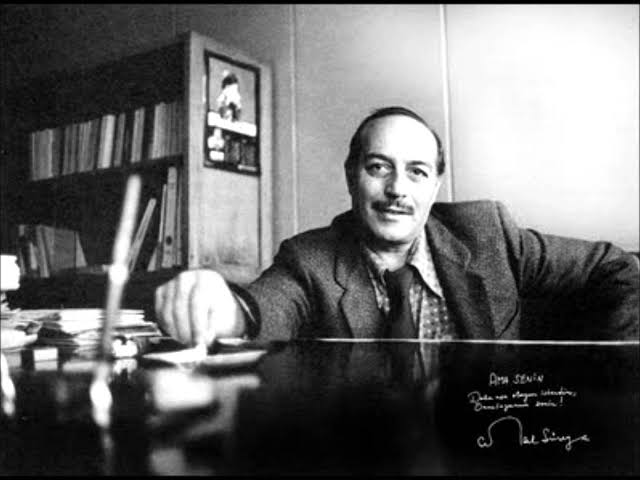 "Açık çay içerdi hep, demli olunca bardağın diğer tarafından beni göremezmiş, öyle derdi."
#CemalSüreya