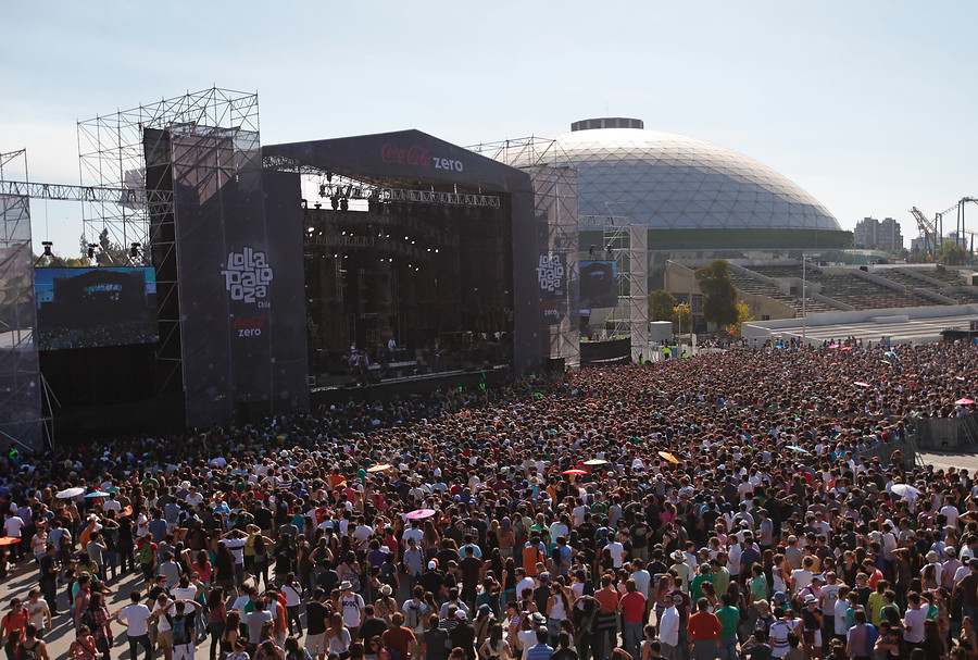 sonarfm's tweet image. Senado aprueba ‘Ley Teloneros’ que fomenta presencia de músicos chilenos en conciertos masivos
 bit.ly/2R1AWsR