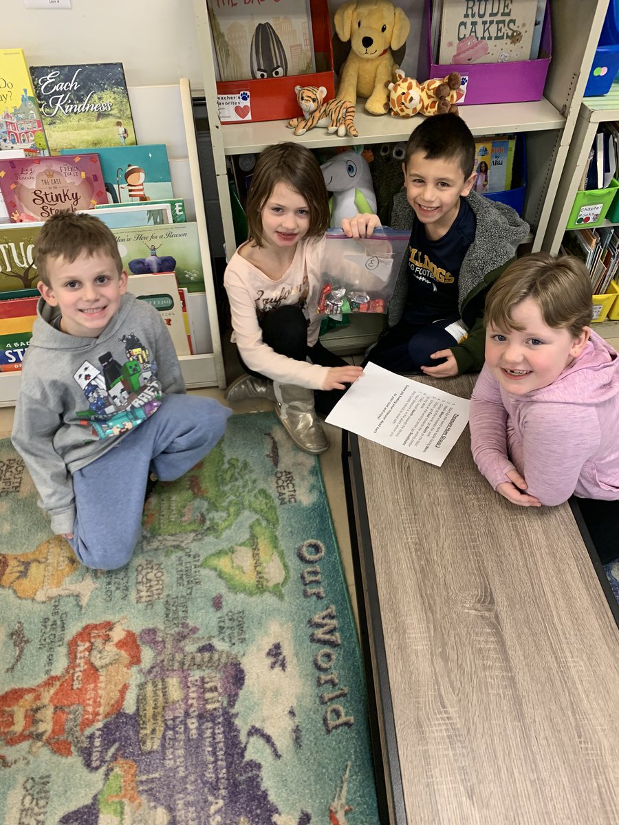 MrsP_3rdGr's tweet photo. Practicing map skills by doing a classroom treasure hunt! #collaboration #engagement https://t.co/d03MWQ74t8