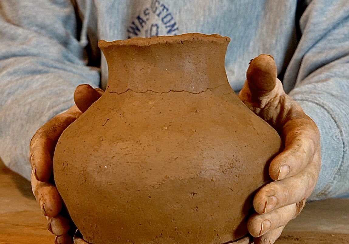 palatkwapi's tweet photo. Always take your time, a good coil pot takes patience. #handcoiled #primitivepottery #patience #handicrafts #southwesternart https://t.co/cRDX8HmnZC