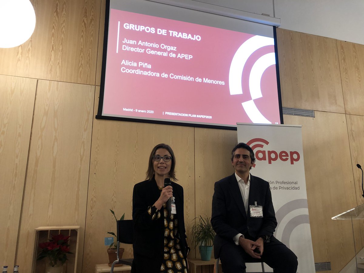 CPEREZANDUJAR's tweet photo. Escuchando a Alicia Piña y @JAOrgaz sobre los Grupos de Trabajo de @AsociacionAPEP #Plan #APEP2020 https://t.co/UqcqdTIsx4