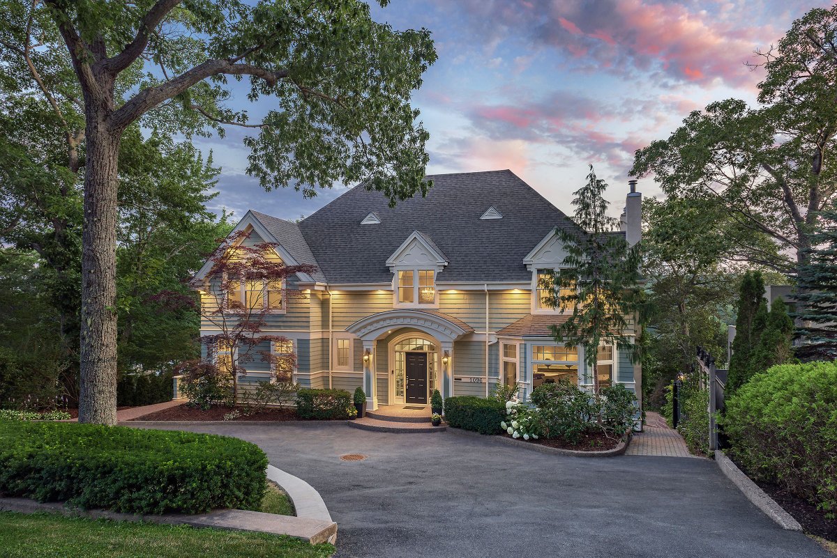 Enjoy our virtual tour of 1096 Ridgewood Drive, brought to you by RDR's Ethan Michaels:

youriguide.com/1096_ridgewood…

Intrigued? Contact Ethan at 902.877.0151, ethan@reddoorrealty.ca