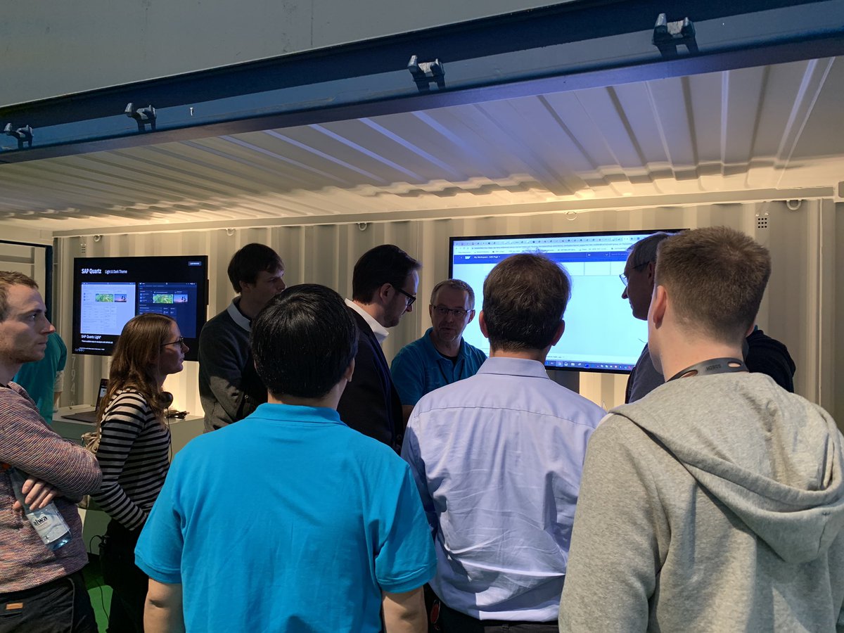 schlossermobile's tweet photo. In full swing and high attendance by now #sapdkom 🎉 https://t.co/LDVcu444HR