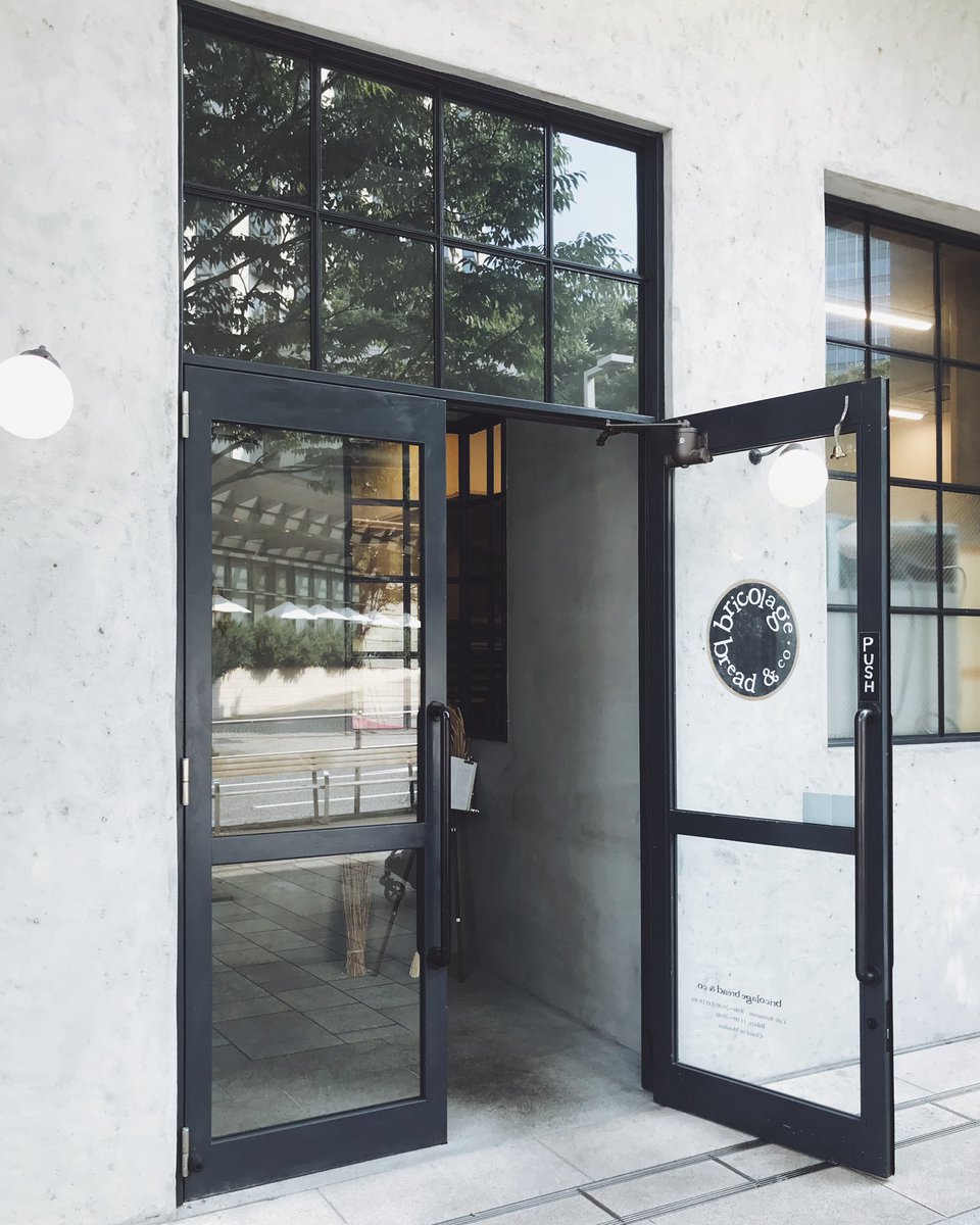 Cafelover Bricolage Bread Co 六本木 ㅤ 六本木ヒルズけやき坂テラスにある ベーカリーカフェ レストラン ベーカリー コーヒーショップ それぞれの業界の有名店３店舗が コラボレーションしたカフェ T Co Cyx2c47uzo カフェラバー